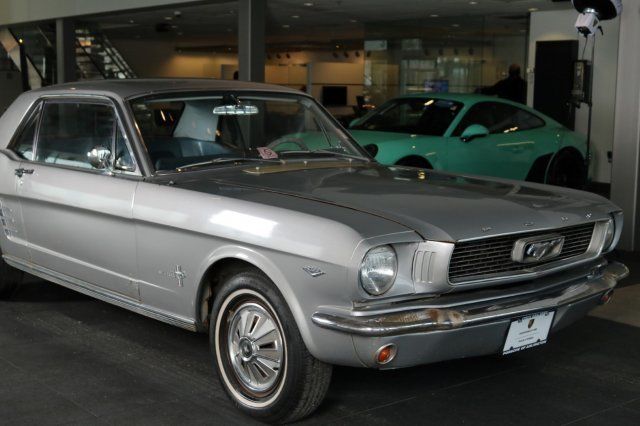 1966 Ford Mustang - photo 2