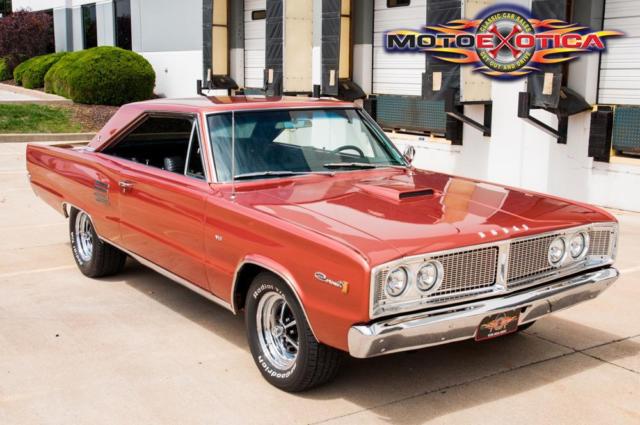 1966 Dodge Coronet Two-Door Hardtop - photo 3