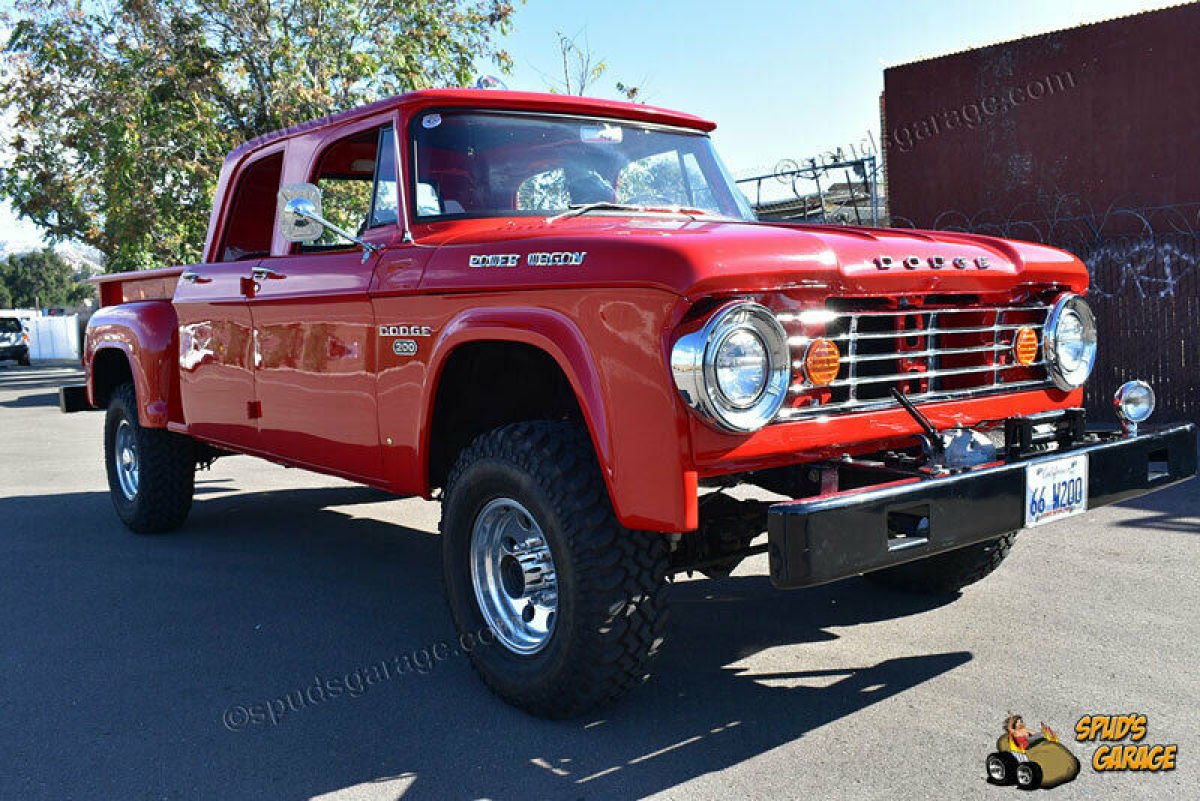 1966 Dodge Power Wagon W200 Crew Cab Stepside