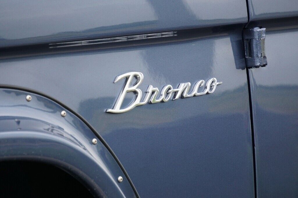 1966 Ford Bronco Custom - photo 2