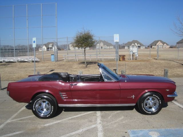 1966 Ford Mustang Convertible - photo 3