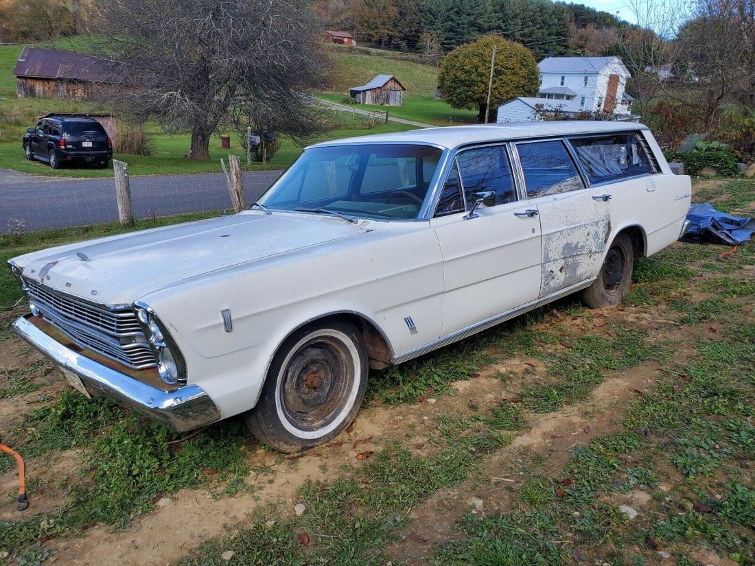 1966 Ford Country Squire - photo 2