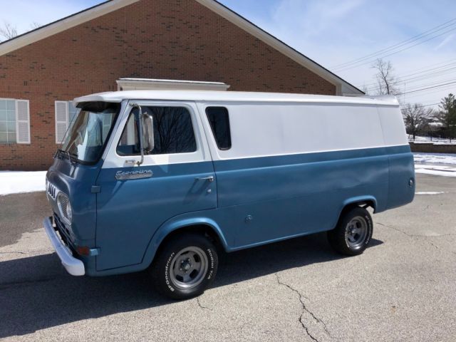 1966 Ford Econoline Super Van