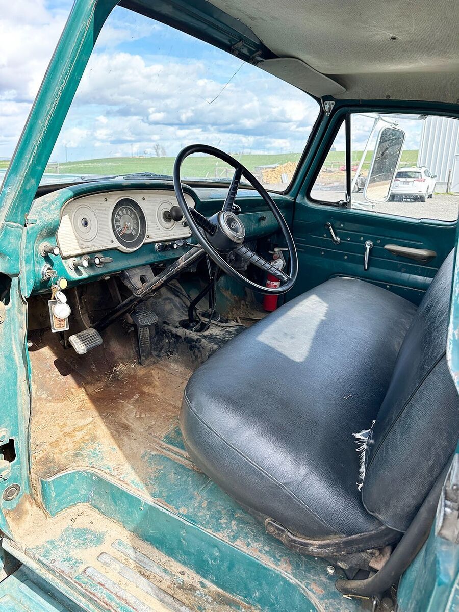 1966 Ford F-550 Has Stake sides so can be used for cattle, etc. - photo 10