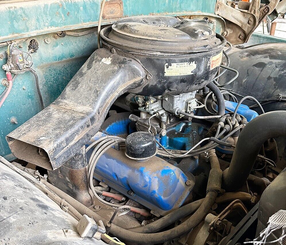 1966 Ford F-550 Has Stake sides so can be used for cattle, etc. - photo 13