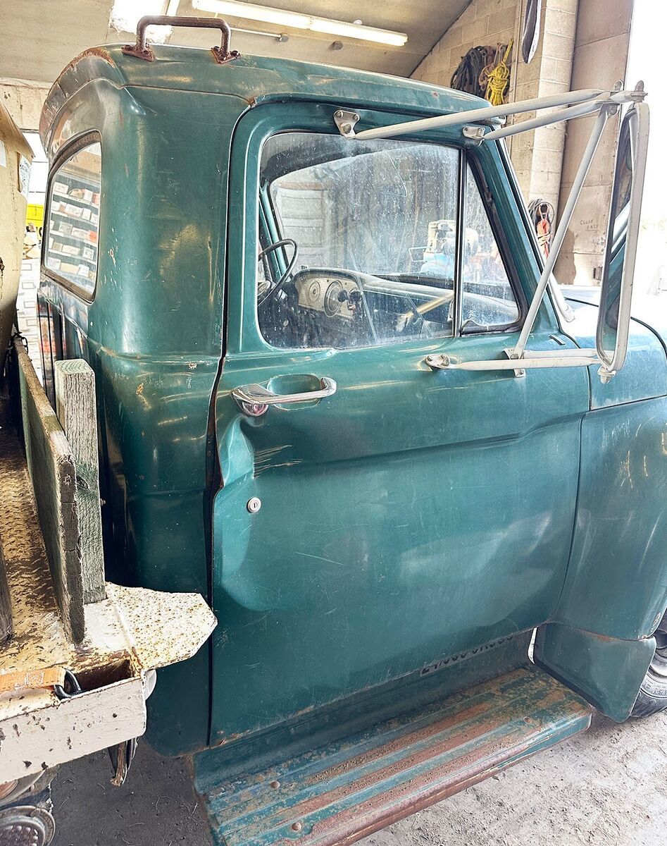1966 Ford F-550 Has Stake sides so can be used for cattle, etc. - photo 7