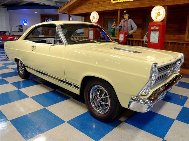 1966 Ford Fairlane -- - photo 10