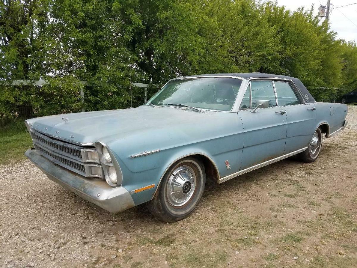 1966 Ford Galaxie 500 LTD Hardtop 4 door car 1966 Ford Galaxie LTD