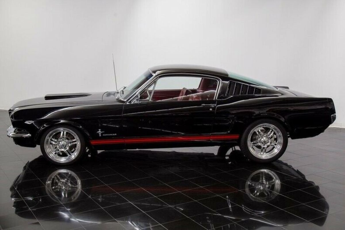 1966 Ford Mustang 2+2 Fastback - photo 2
