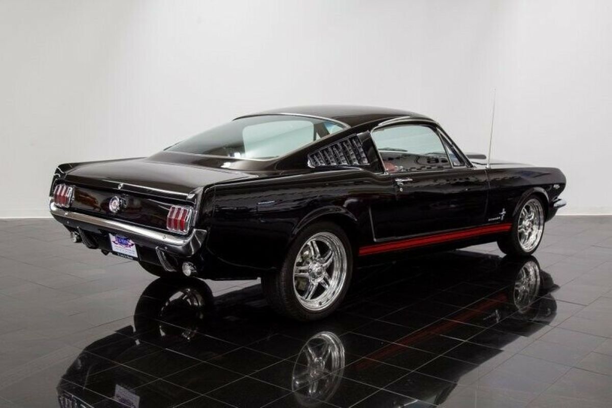 1966 Ford Mustang 2+2 Fastback - photo 4