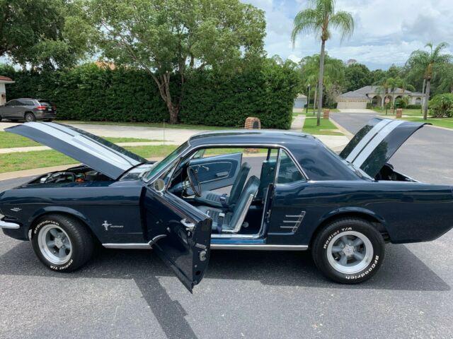 1966 Ford Mustang 289 True A-code / Nightmist Blue 1966 Ford Mustang
