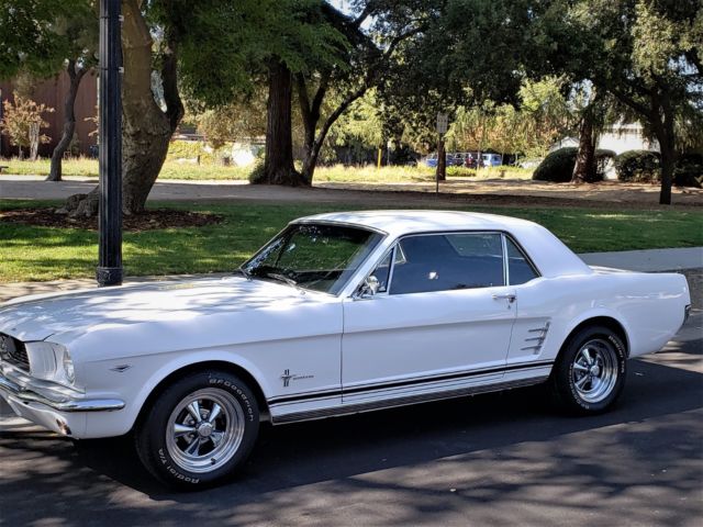 1966 Ford Mustang, 289 V-8 ENGINE, AUTOMATIC TRANSMISSION 1966 Ford Mustang