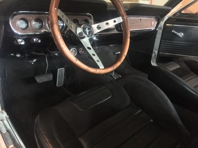 1966 Ford Mustang 2 door Coupe - photo 4