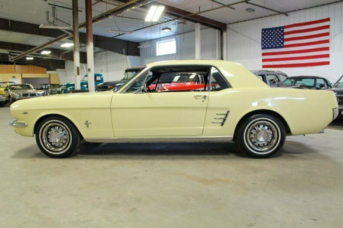 1966 Ford Mustang - photo 2