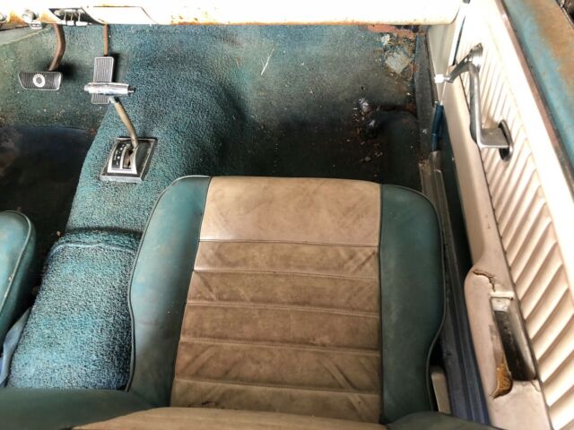 1966 Ford Mustang Deluxe pony interior - photo 4