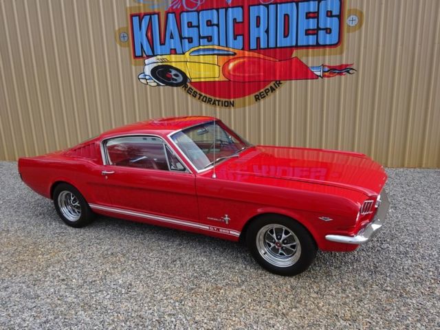 1966 Ford Mustang Base Fastback 2-Door 4.7L 1966 Ford Mustang