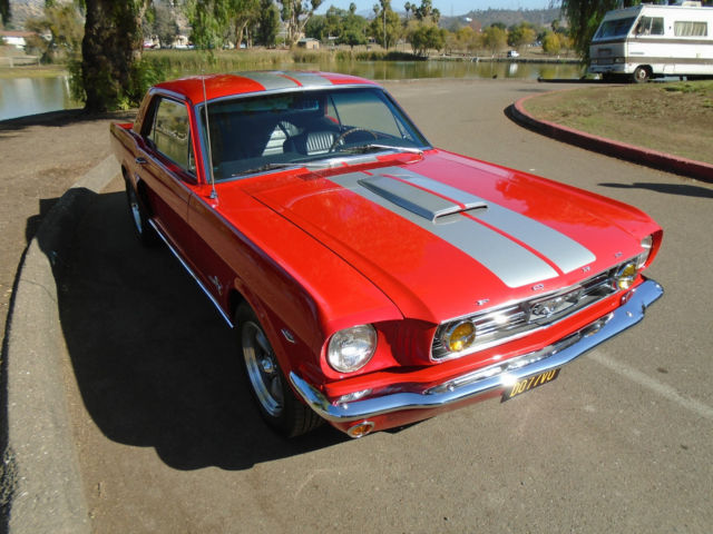 1966 Ford Mustang Pony interior - photo 6