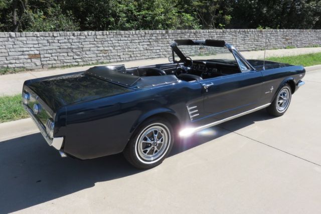 1966 Ford Mustang Convertible - photo 10
