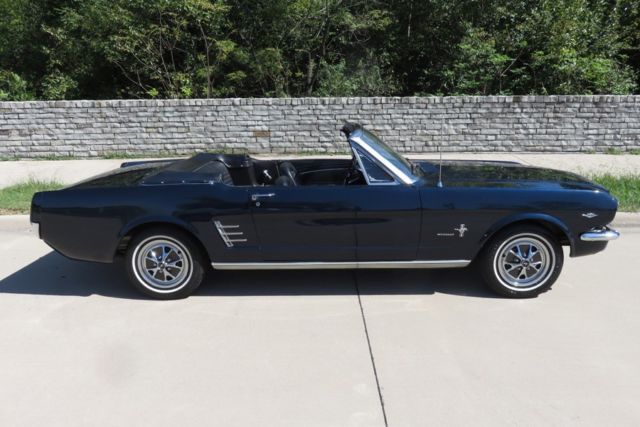 1966 Ford Mustang Convertible - photo 11