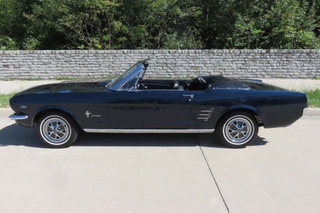 1966 Ford Mustang Convertible - photo 2