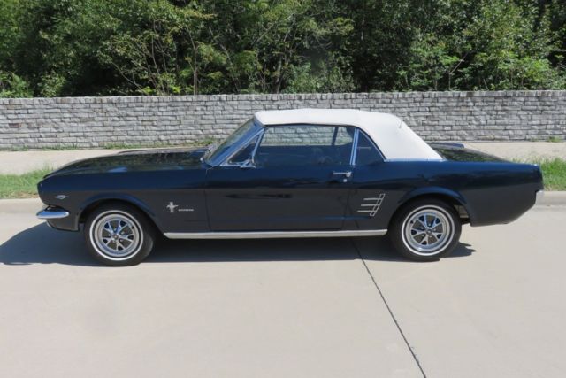 1966 Ford Mustang Convertible - photo 4