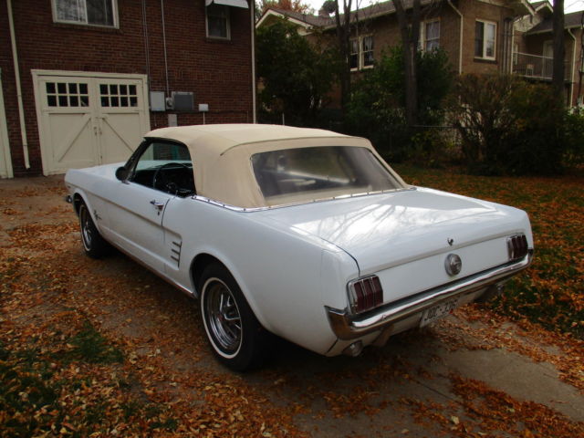 1966 Ford Mustang convertible - photo 12