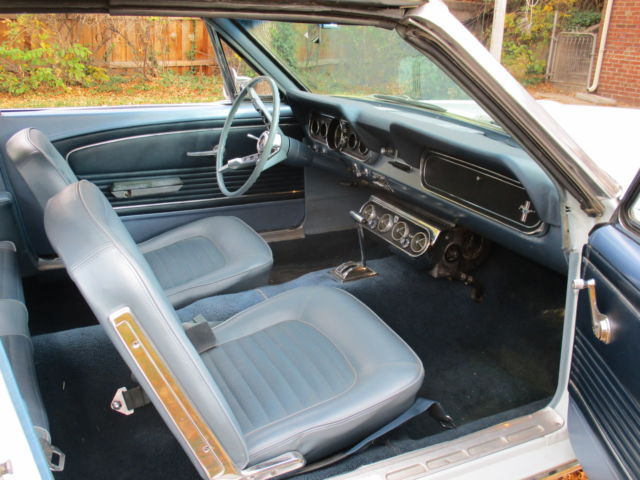 1966 Ford Mustang convertible - photo 2