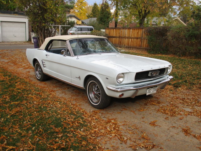 1966 Ford Mustang convertible - photo 3