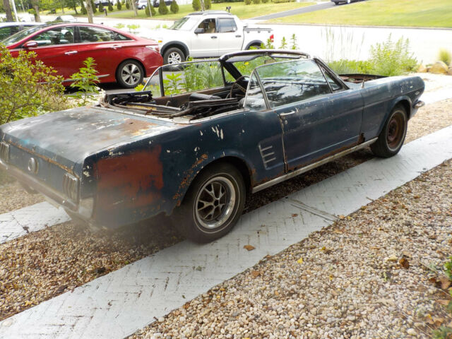 1966 Ford Mustang convertible, 289, power steering, power brakes, Pony interior 1966 Ford Mustang Pony