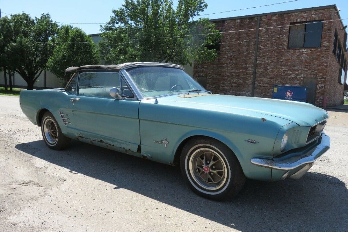 1966 Ford Mustang Convertible - photo 3
