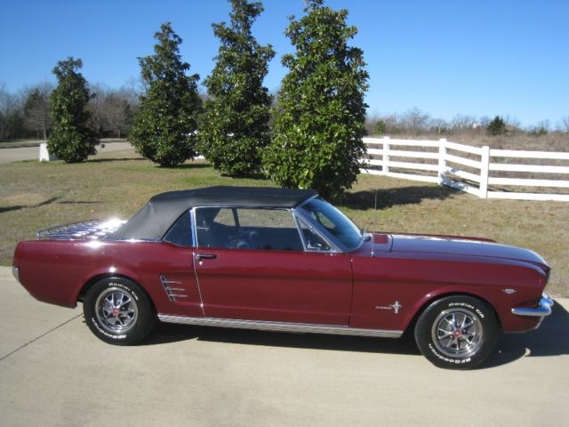 1966 Ford Mustang Convertible - photo 2