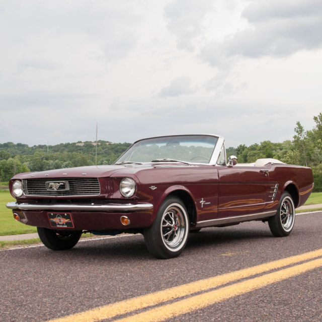 1966 Ford Mustang Convertible A Code 289ci V8, Recent extensive restoration 1966 Ford Mustang Mustang Convertible A Code 289ci V8