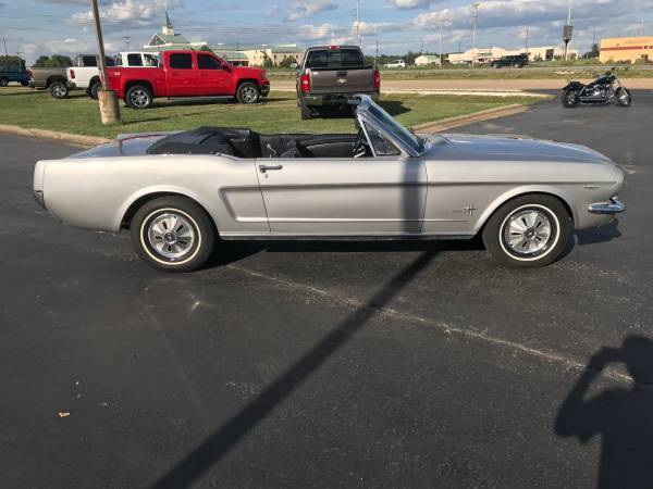 1966 Ford Mustang Convertible - photo 2