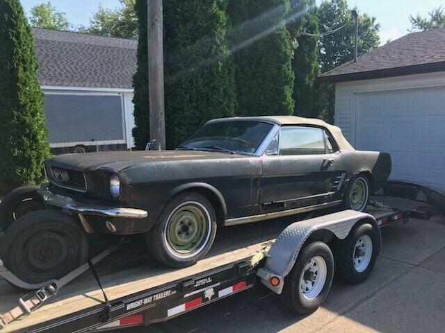 1966 Ford Mustang Deluxe