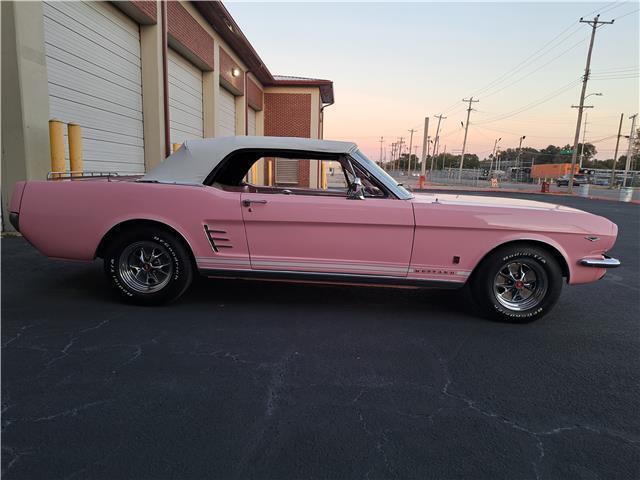 1966 Ford Mustang Convertible factory v8 fully loaded 1966 Ford Gt 2 door