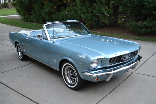 1966 Ford Mustang - photo 2