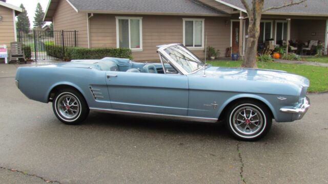 1966 Ford Mustang Convertible - photo 12
