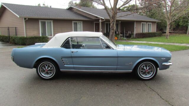 1966 Ford Mustang Convertible - photo 5
