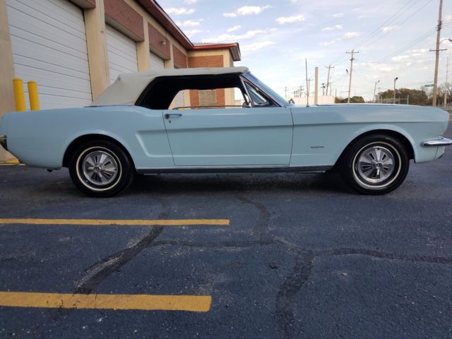 1966 Ford Mustang 200 - photo 2