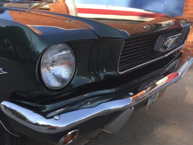 1966 Ford Mustang Green/White Deluxe Pony - photo 7