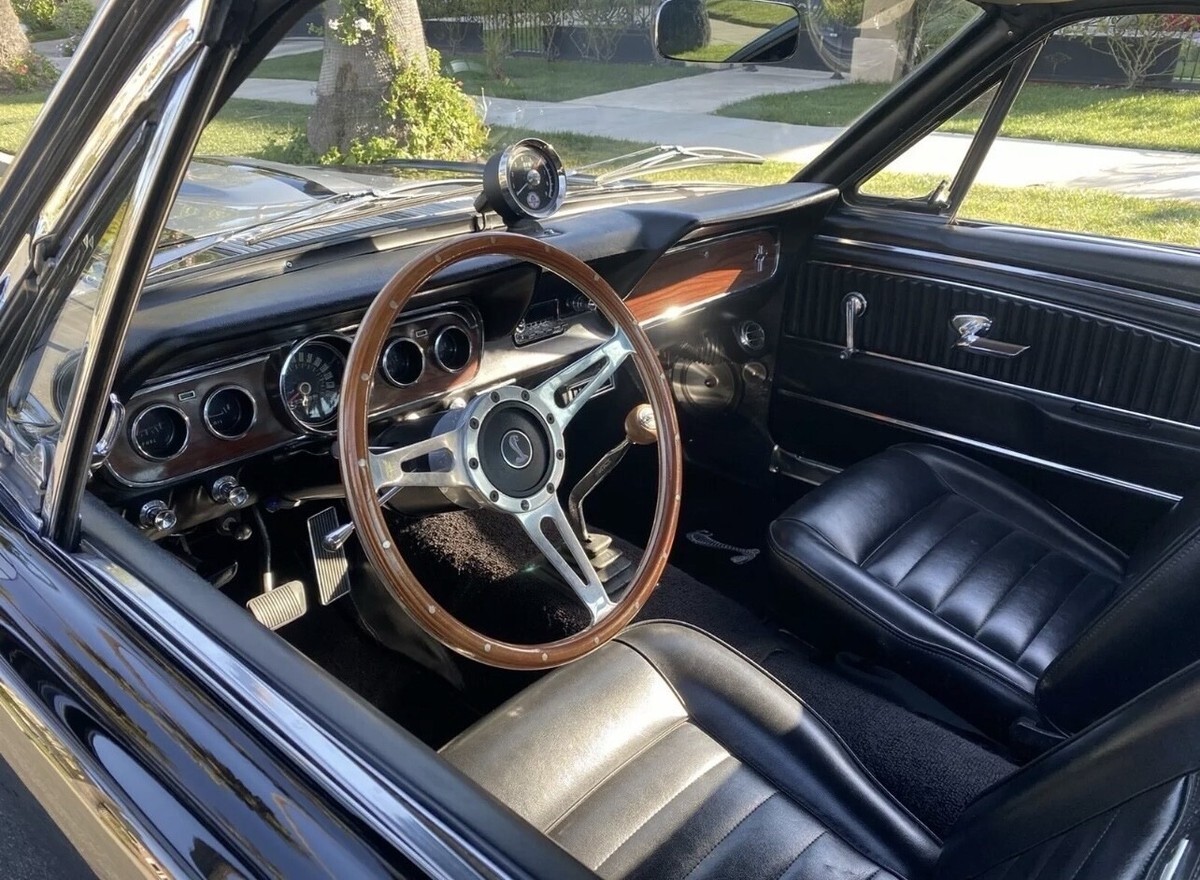 1966 Ford Mustang Fastback V8 - photo 11