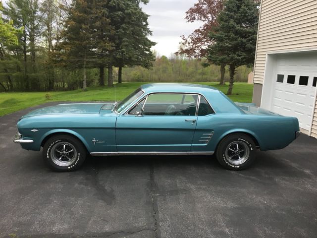 1966 Ford Mustang - photo 2
