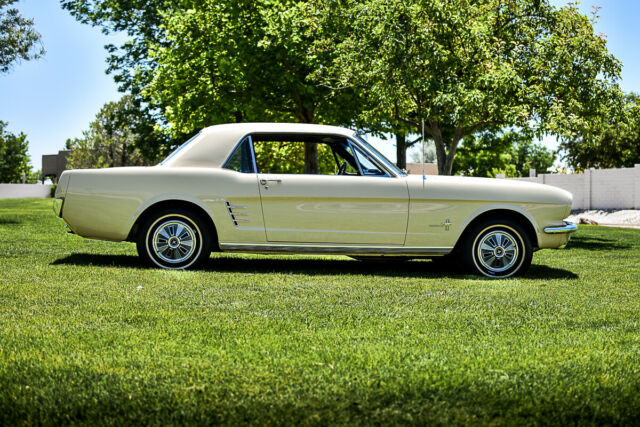 1966 Ford Mustang Base - photo 2