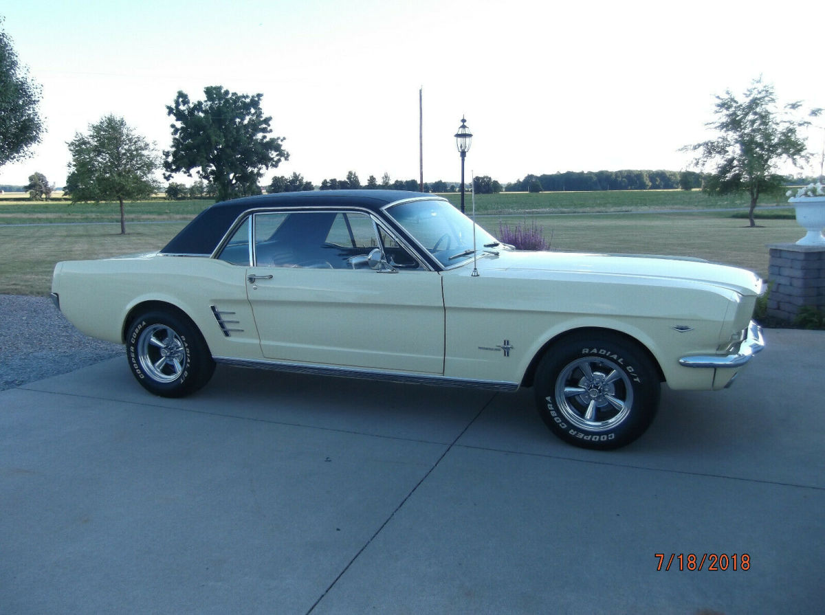 1966 Ford Mustang - photo 2