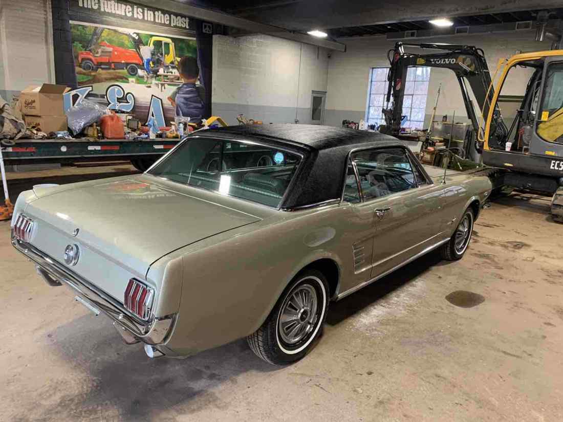 1966 Ford Mustang vinyl top - photo 7