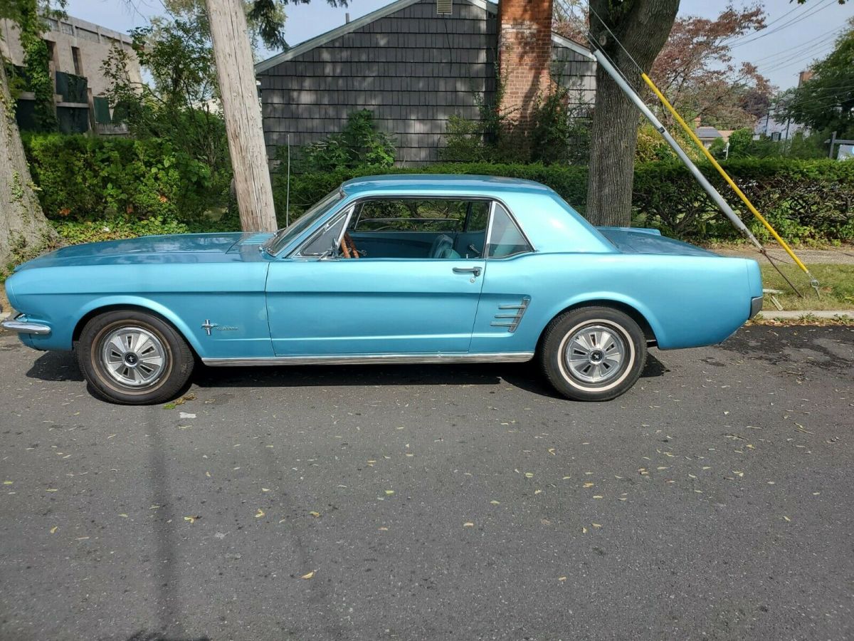 1966 Ford Mustang - photo 2