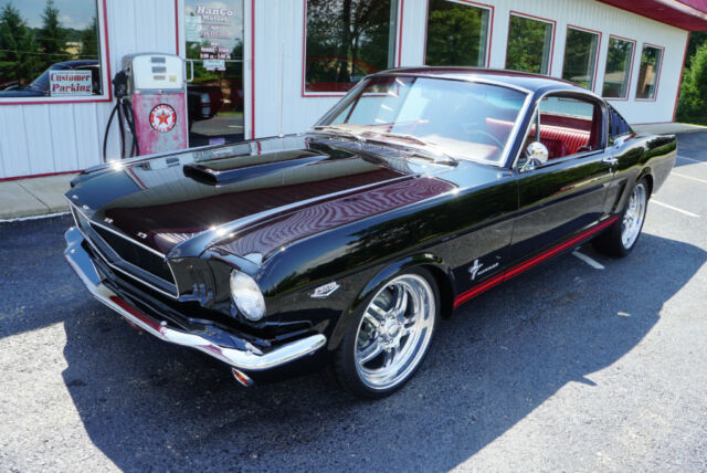1966 Ford Mustang Fastback 2+2 Restomod 1966 Ford Mustang