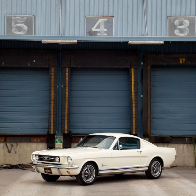 1966 Ford Mustang - photo 2