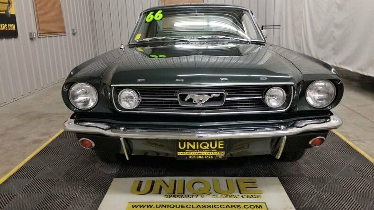 1966 Ford Mustang Fastback - photo 2