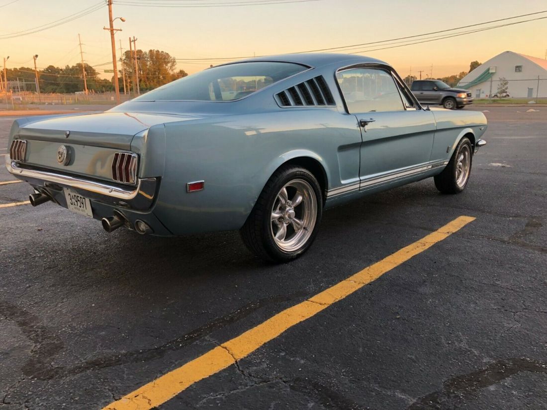 1966 Ford Mustang - photo 2